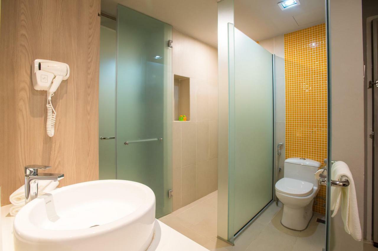 Hotel Ibis Styles Kuala Lumpur Sri Damansara Petaling Jaya Exterior foto