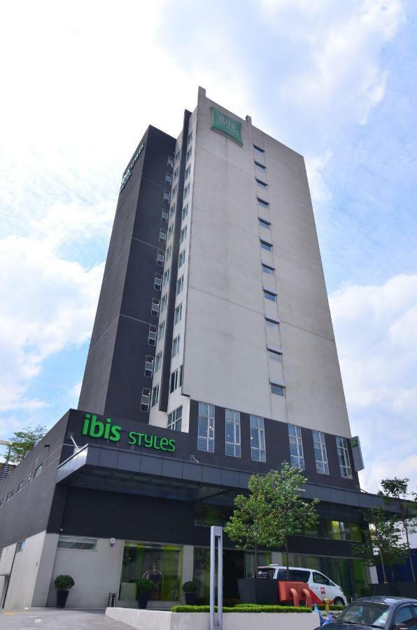 Hotel Ibis Styles Kuala Lumpur Sri Damansara Petaling Jaya Exterior foto