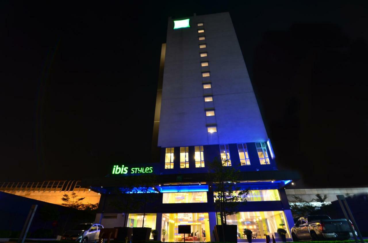 Hotel Ibis Styles Kuala Lumpur Sri Damansara Petaling Jaya Exterior foto